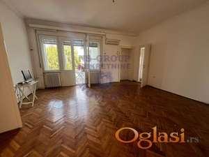 Prodaje se stan u Centru Novog Sada 173m2