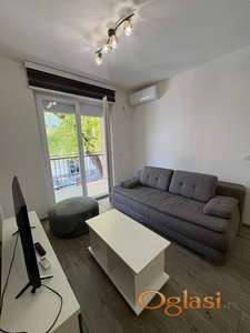 ODLIČAN DVOSOBAN STAN U DOŽA ĐERĐA + PARKING MESTO U DVORIŠTU ZGRADE