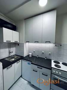 Atraktivna garsonjera na extra lokaciji