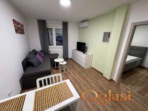 CENTAR - PAŠIĆEVA - NOVA ZGRADA -NOV  NAMEŠTEN JEDNOIPOSOBAN STAN - USELJIV ODMAH!!!! RETKO U PONUDI - URAČUNATI TROŠKOVI!!!!