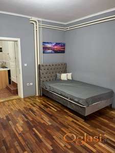 Lepo opremljen stan blizu Socijalnog