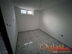 ** Dvosoban stan, Adice, 43m2 **