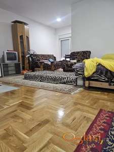 POLUNAMEŠTEN JEDNOIPOSOBAN STAN U CENTRU ŠIDA