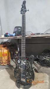 Бас гитара у стилу Steampank