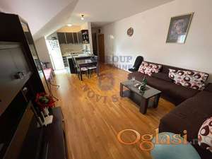 Odličan trosoban stan u neposrednoj blizini Socijalnog.