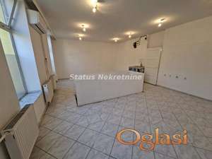 Ulični lokal 94 m2-Jovana Subotića