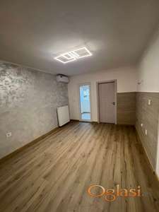 NOVI SAF ŽELEZNIČKA STANICA DVOSOBAN STAN 33M2 HITNO!