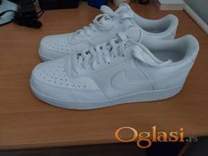 Neke patike broj 47,5