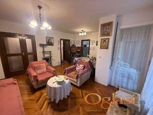 Predstavljamo vam funkcionalan stan na odličnoj lokaciji u naselju Novo Naselje!