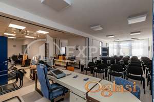 Poslovni prostor, Vožda Karađorđa, 232m2+133m2 podrum