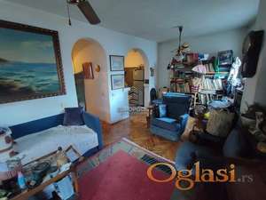 Kuća sa baštom na prestižnoj lokaciji ID#7213