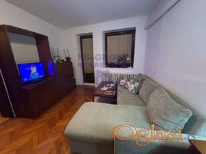 Namešten dobro održavan  stan u centru grada