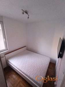 Izdajem 2,5 soban stan na Novoj Detelinari