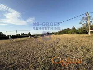 Odličan ravan plac površine 1.960 m²