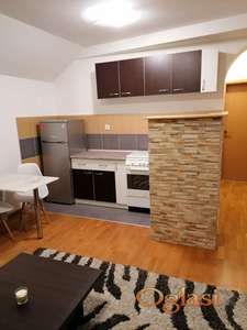 NAMEŠTENA GARSONJERA U ĆIRPANOVOJ ULICI 350  EVRA