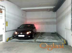 Garažno mesto sa lift sistemom, ugao Maksima Gorkog i Južnog bulevara