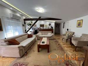 Odličan trosoban stan u centru