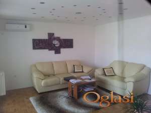 Izdajem na Limanu 4 komplet namešten svetao dvosoban stan 56m²