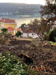 Plac od 700 m² s pogledom na more