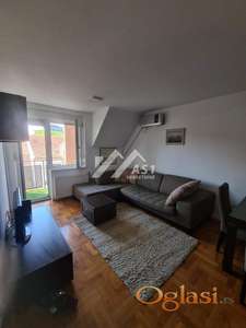 Izdajem lep renoviran komforan dvosoban stan u Centru !!! ID#6230