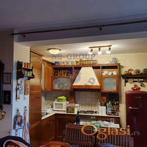 Kuća uknjižena. Odličan položaj placa.