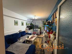 Predstavljamo vam dvoiposoban stan u mirnoj ulici u neposrednoj blizini Bulevara oslobodjenja.