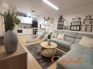 Lux stan i zgrada centar ID#5918