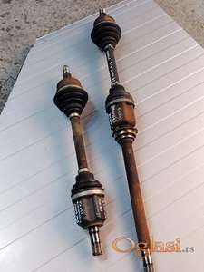 Fiat 500x 1.4 multiair 140 ks poluosovine Originalni delovi  Moguca ugradnja delova  Alfa Romeo 147-156-166-159-GT-MiTo-Giulietta Fiat bravo 2 - croma -grande punto -multipla 2 -punto 3 -stilo-idea Freemont Panda 3 500L 500 500x Lancia ypsilon-delta-musa-lybra Volkswagen Golf 6  Audi a3 2012-2020 Volkswagen Passat B7  Ukoliko zelite da porucite Posaljite poruku preko sms poruke ili pozovite na telefon 0616115961