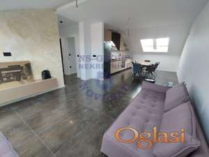 Neuseljavan četvoroiposoban stan na Novoj Detelinari -110m2