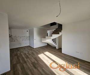 Duplex, useljiv, tri spavaće sobe, dva kupatila