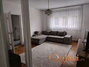 Na prodaju porodična kuća u Indjiji