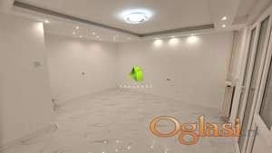 Poslovni prostor  sa parkingom u centru ID#7947