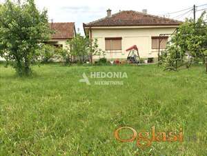 Krnjača, trosobna kuća sa placem od 19 ari ID#10532