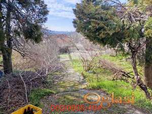 Plac 14 ari sa kućom 61m2 - Višnjica, Lovačka ID#3643