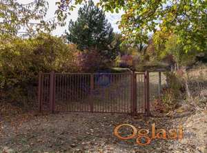 Na prodaju plac u Sremskoj Kamenici na atraktivnoj lokaciji.