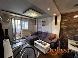 Kompletno renoviran, prodaje se sa nameštajem!