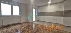 Novi Sad, Cara Dušana - Jednoiposoban stan 43m2 potpuno renoviran na odličnoj lokaciji 