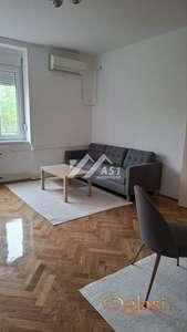 Izdaje se prelep SALONSKI trosoban stan sa parking mestom !! ID#6499