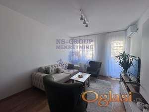 Na prodaju prelep, kompletno namešten, trosoban stan na Podbari.