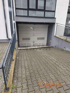 Izdaje se garažno mesto u Zetskoj ulici, 15m2