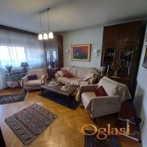 STARI GRAD - CENTAR - SPENS - ODLIČAN TROSOBAN STAN SA PARKING MESTOM - RETKO U PONUDI!!! UKNJIŽEN 1/1