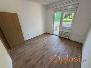 Stan SREMSKA KAMENICA,CENTAR,kv: 29, € 64000, ID: 1019227