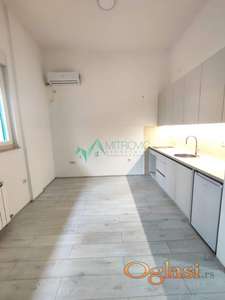 Socijalno prelepa nova polunameštena garsonjera sa opcijom kompletnog opremanja  