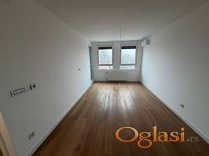 Useljivo! Fantastičan dvosoban! Heroja Pinkija!