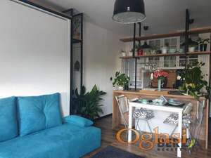 PRELEPA GARSONJERA NA PODBARI 