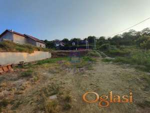 Odličan plac u Sremskim Karlovcima!!