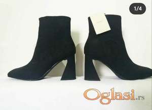 Gleznjace sa retro stiklom