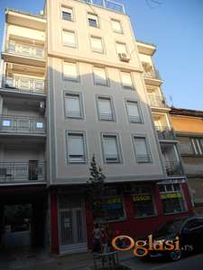 Garsonjera u centru grada. Vlasnik stana