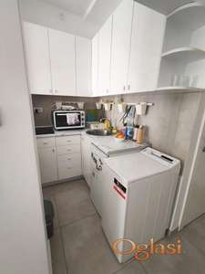 Novi Sad - Strogi centar Lepo opremljena garsonjera!