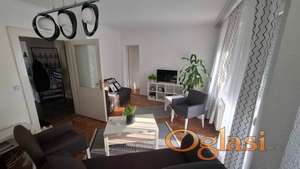 Dvosoban namešten stan sa garažom Centar-Kej